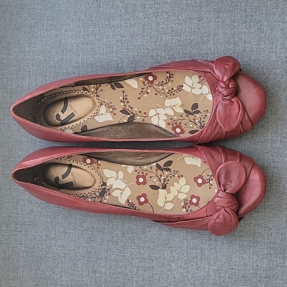 Report Veronica Red Bow Flat 9